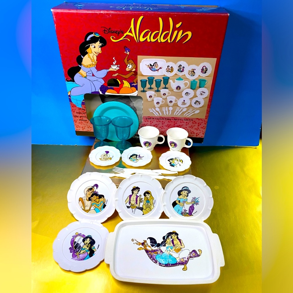 Disney Store Exclusive Vintage 90’s Aladdin & Princess JasmineTea Set - Picture 2 of 14